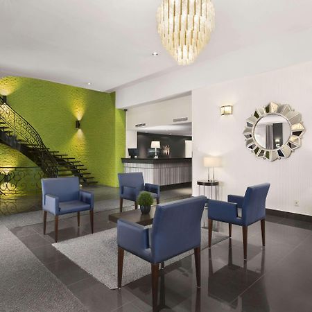 Days Inn By Wyndham Montreal Airport Conference Centre Дорваль Екстер'єр фото
