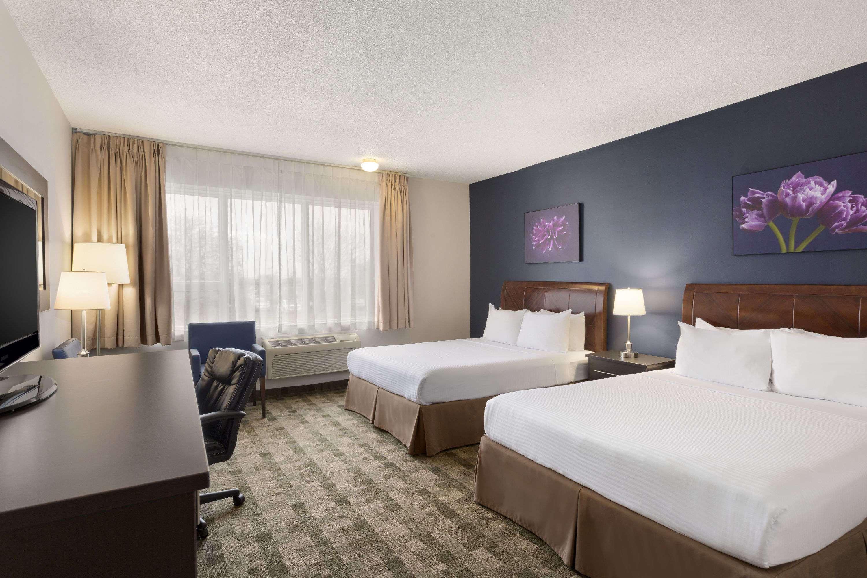 Days Inn By Wyndham Montreal Airport Conference Centre Дорваль Екстер'єр фото