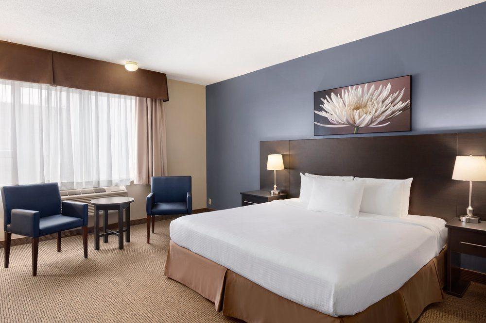 Days Inn By Wyndham Montreal Airport Conference Centre Дорваль Екстер'єр фото